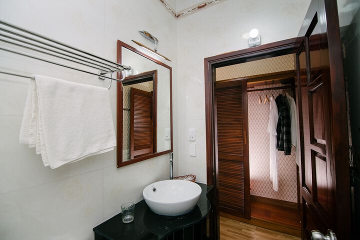 Room 26 of 70