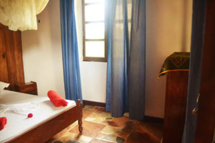 Room 16 of 25