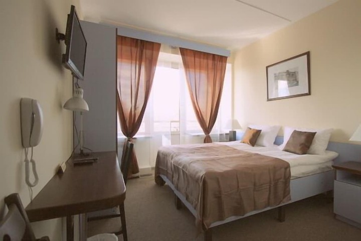 Room 8 of 23