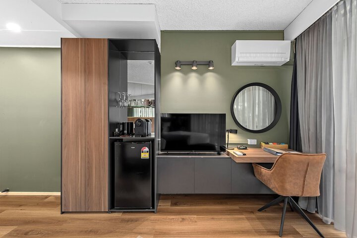 Room 15 of 34