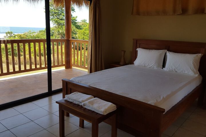 Exterior of Las Palmeras Beach Hotel