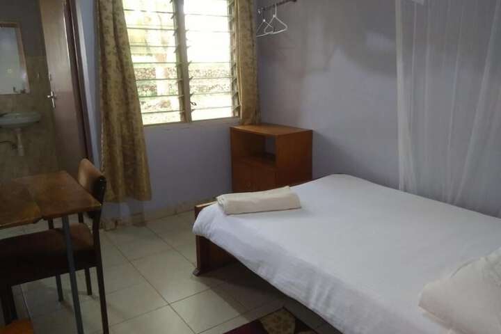 Room 5 of 18