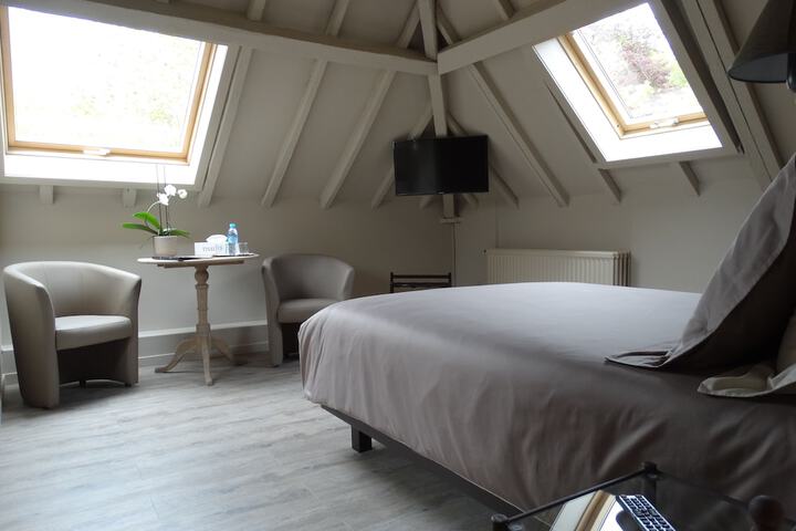Room 4 of 31