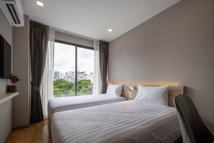 Room 9 of 40