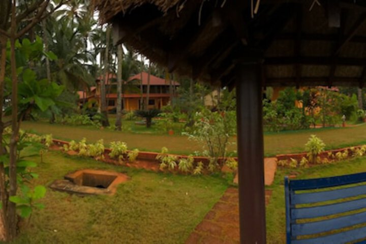 Hotel Exterior 49 of 64