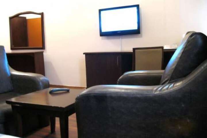 Room 4 of 11