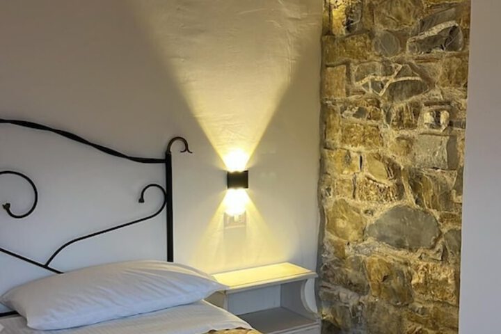 Room 12 of 94