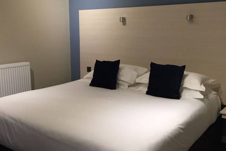 Room 16 of 83