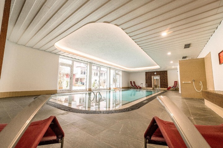 Pool 33 of 45