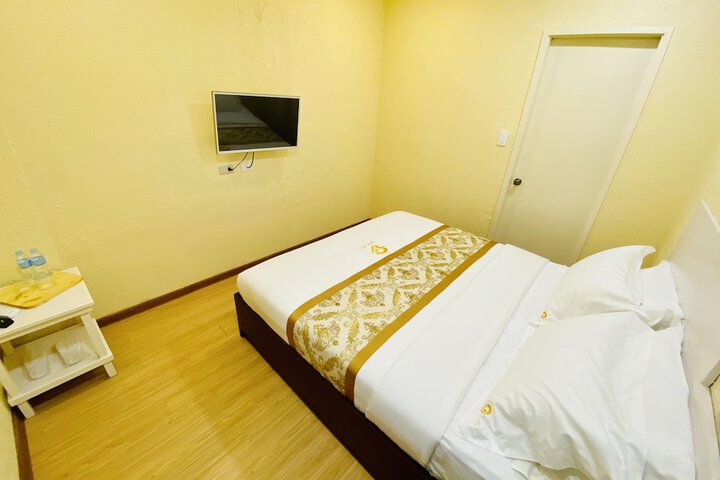 Room 3 of 19