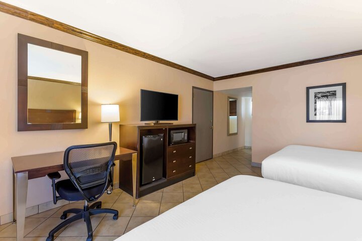 Room 13 of 42