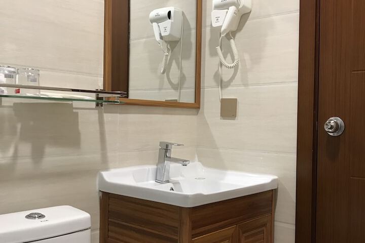 Room 19 of 28