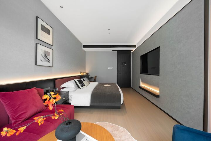 Room 17 of 80