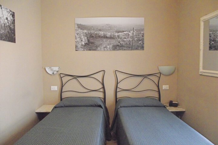 Room 18 of 114