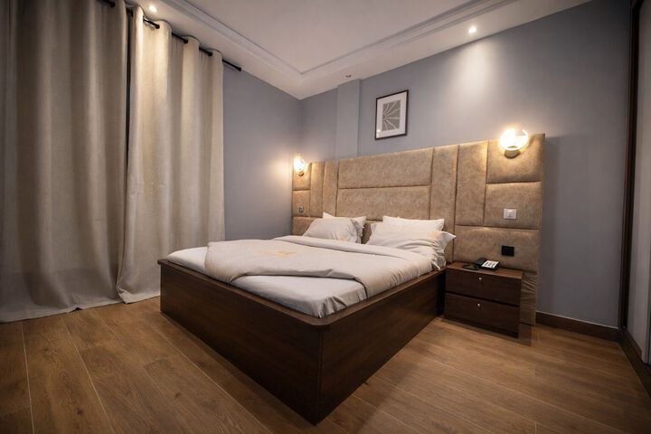 Room 28 of 170