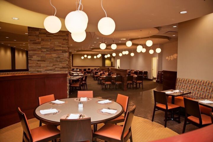 Dining 34 of 68