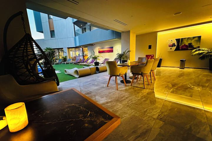 Lounge 137 of 147