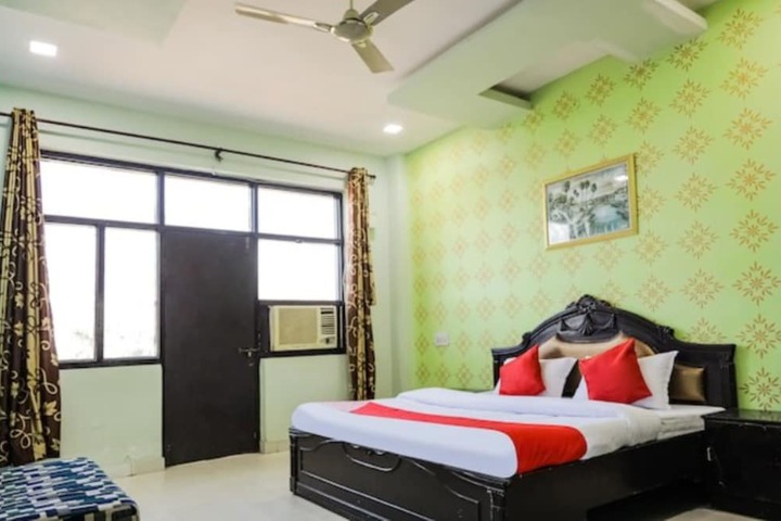 Room 4 of 14