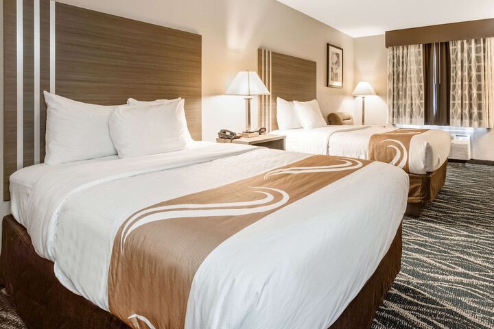 2 Double Beds (5 of 6)