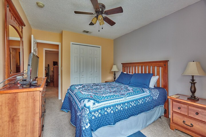 Room 9 of 35