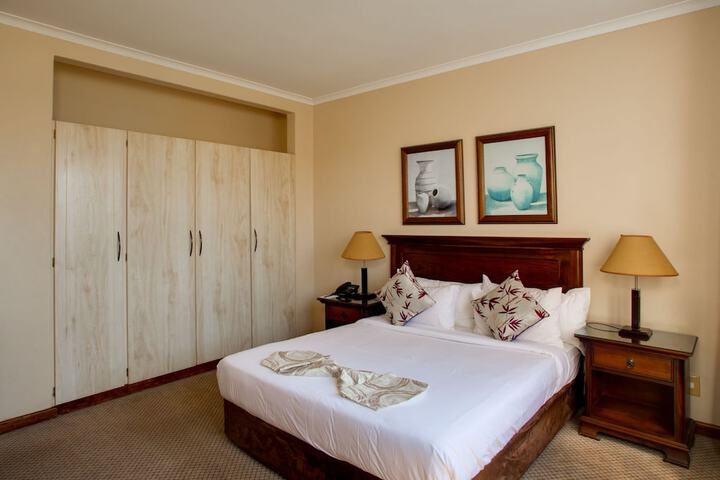 Room 9 of 65