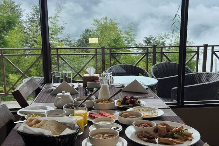 Dining 66 of 132