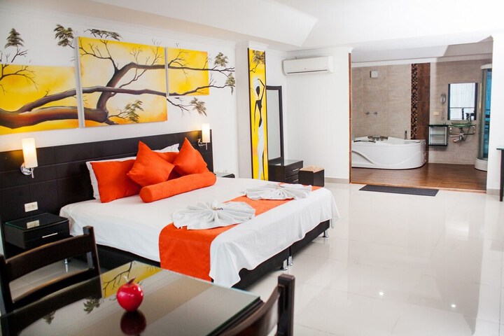 Room 8 of 18