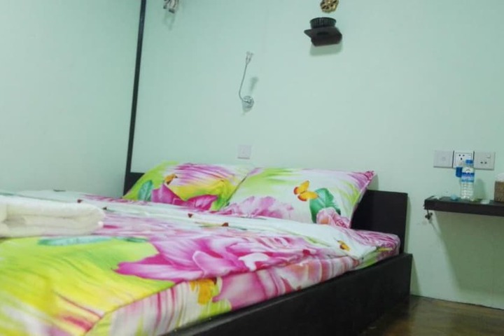 Room 5 of 43