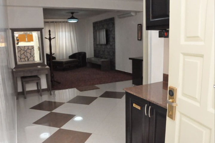 Room 13 of 23