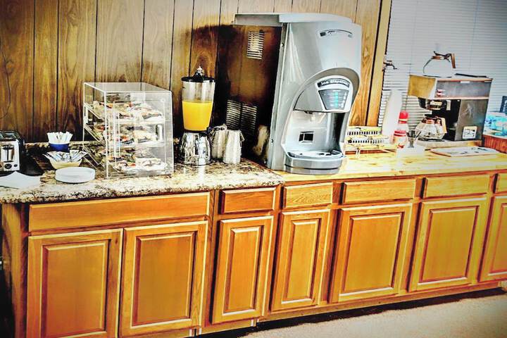 Breakfast/Coffee Service 39 of 49