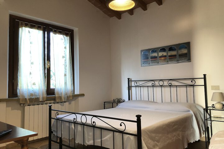 Room 9 of 32