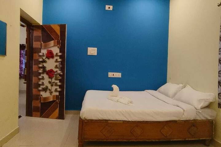 Room 3 of 7