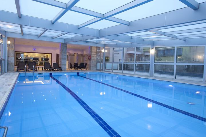 Pool Hotel