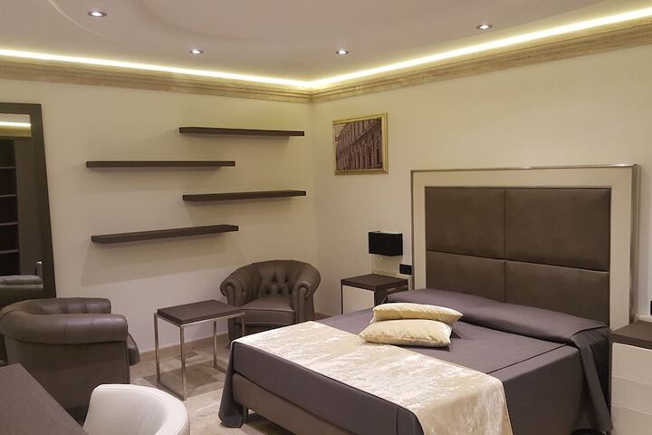 Room 8 of 73