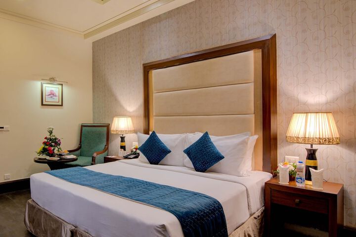 Room 32 of 118