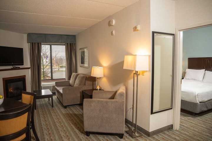 1 King Bed Suite (19 of 23)