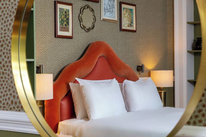 Room 34 of 109