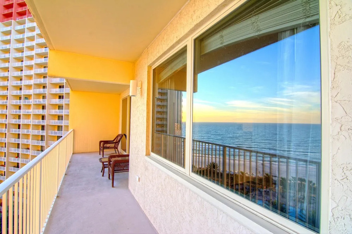 balcony