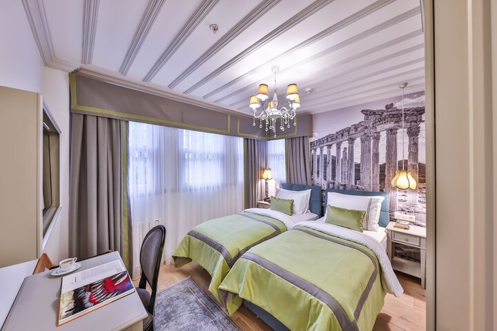 Room 30 of 42