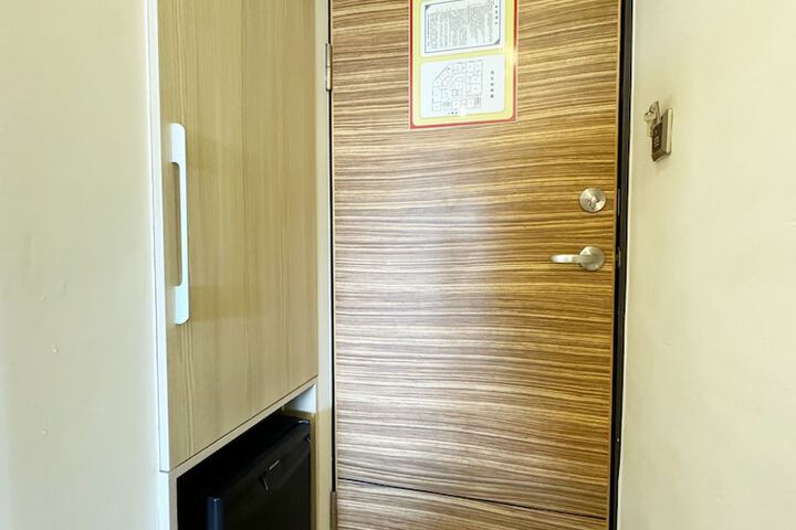 Room 29 of 100