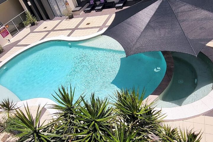 Pool 104 of 110