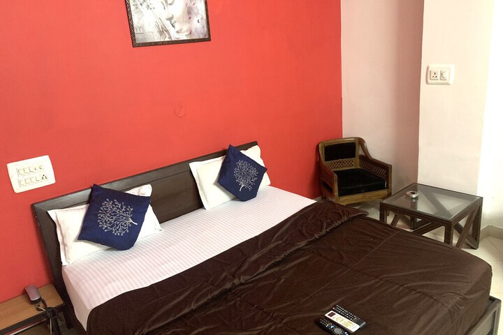 Room 8 of 44