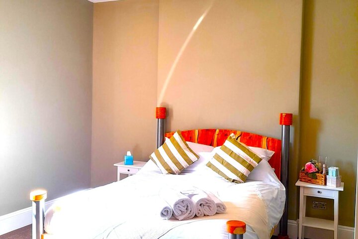 Room 10 of 20