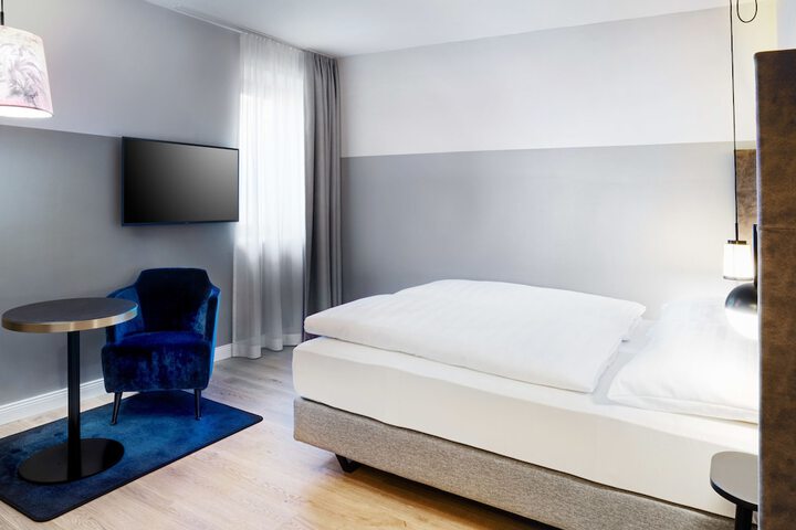 Room 5 of 52
