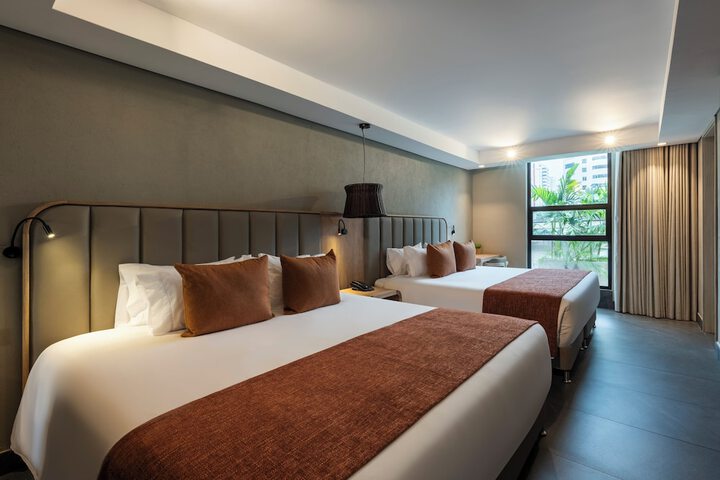 Room 32 of 64