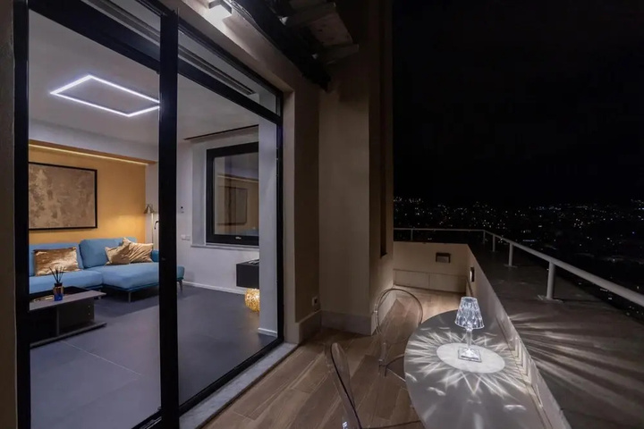 Room 6 of 11