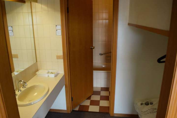 Room 34 of 43
