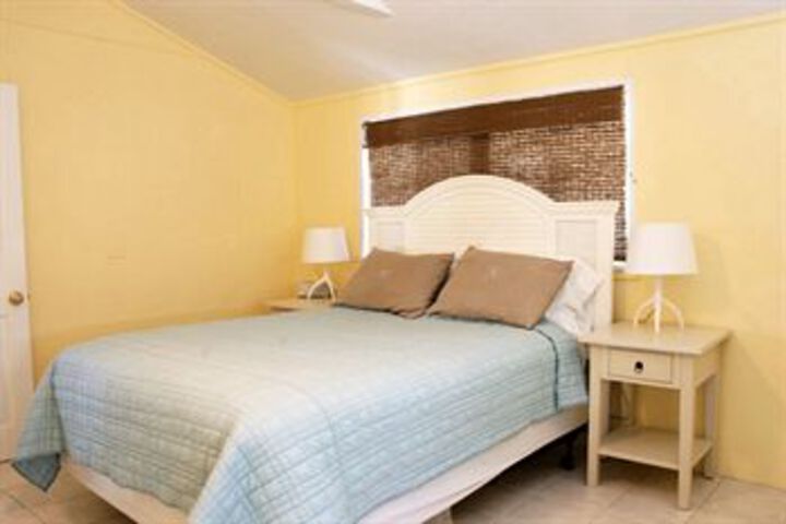 Room 5 of 32