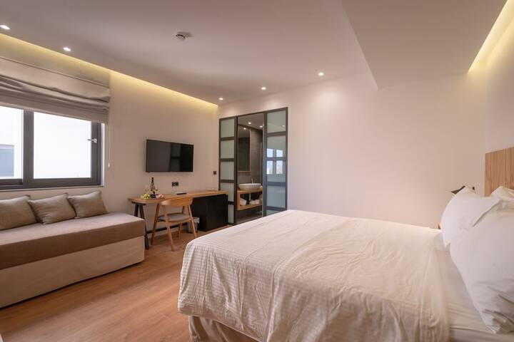 Room 12 of 163