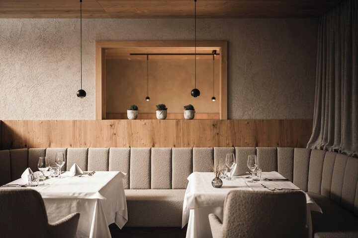 Dining 66 of 107